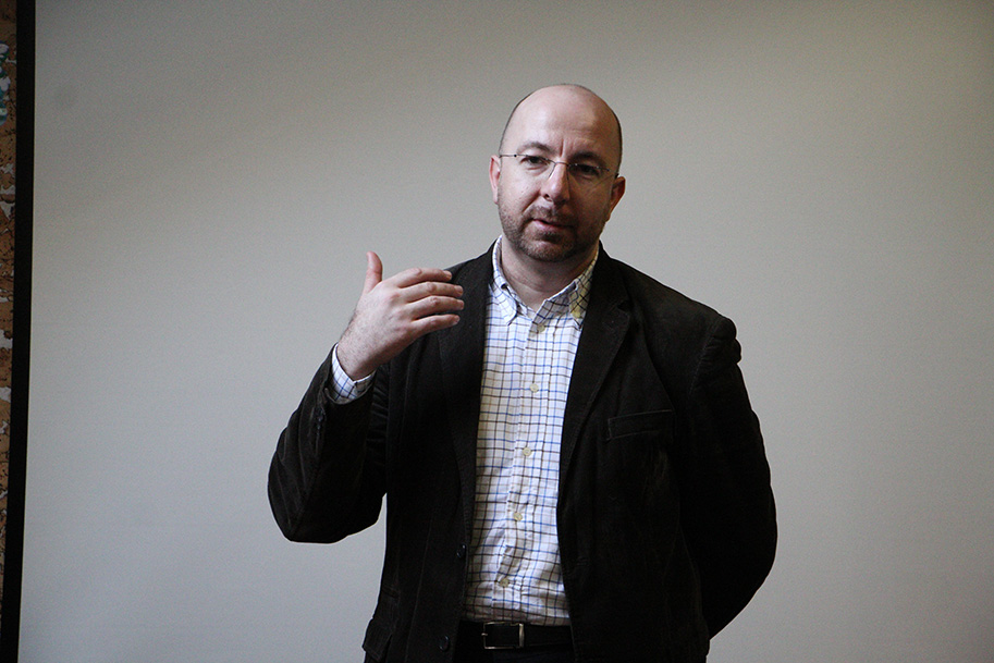 Юрась Карманаў - старшыня журы конкурса "Вольнае слова" і куратар адукацыйных праграм - распавёў, чаму і як варта ўдзельнічаць у іх.