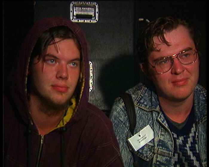 Deviation – пераможцы Басовішча. Кадры з рэпартажа “Рок па-беларуску” з VIII Фестываля музыкі Маладой Беларусі “Басовішча‘97”. Злева – малодшы брат Андрэя Стас Пачобут – вакаліст гурта Deviation, справа - Андрэй Пачобут, басіст. Deviation – пераможцы Басовішча. Кадры з рэпартажа “Рок па-беларуску” з VIII Фестываля музыкі Маладой Беларусі “Басовішча‘97”. Злева – малодшы брат Андрэя Стас Пачобут – вакаліст гурта Deviation, справа - Андрэй Пачобут, басіст.