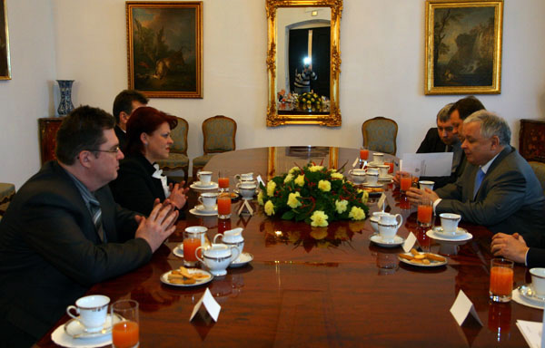 Дэлегацыя “Саюза палякаў на Беларусі” на прыёме ў Леха Качынскага, 2010 г. Дэлегацыя “Саюза палякаў на Беларусі” на прыёме ў Леха Качынскага, 2010 г.