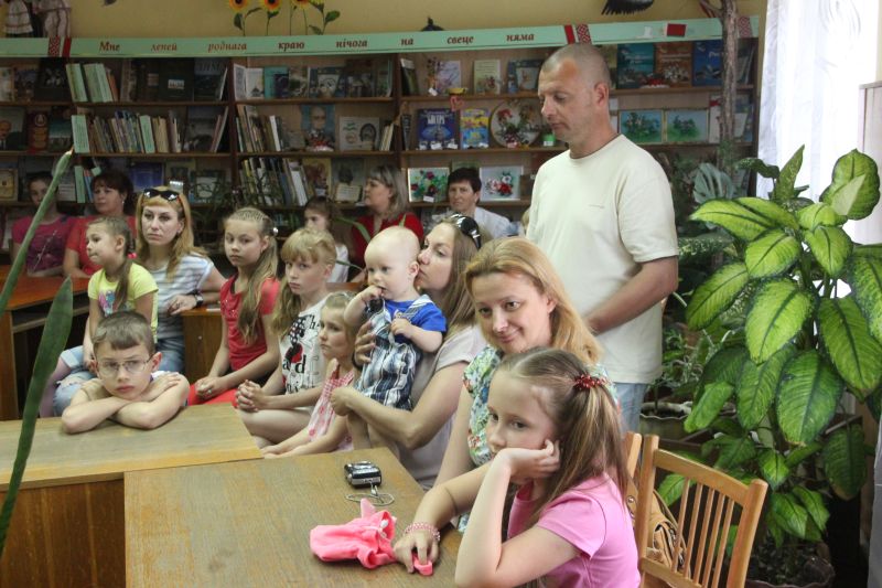 Юныя мастакі з бацькамі