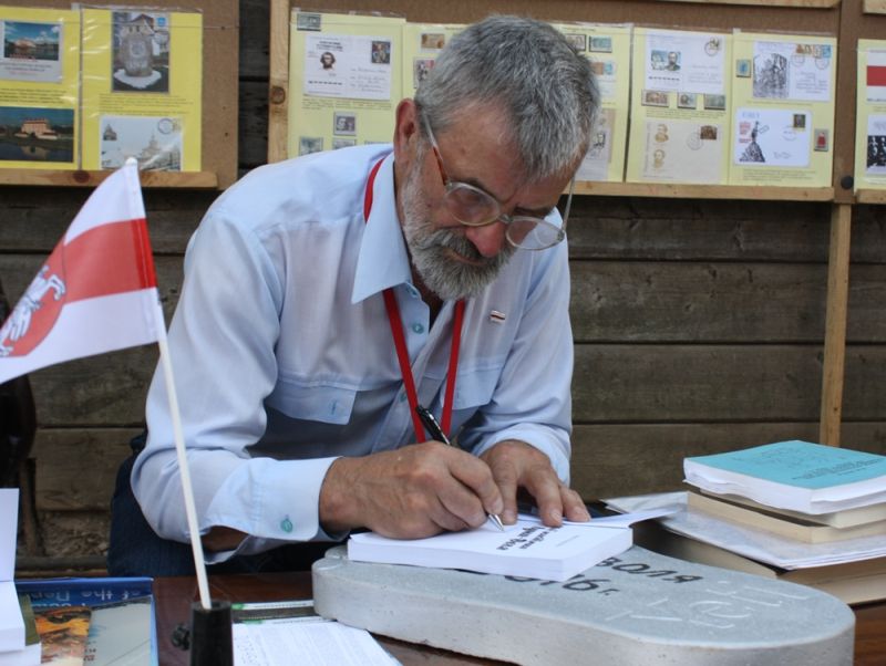 Л. Карповіч