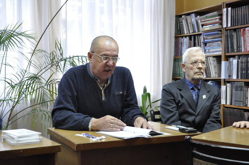 Тон дыскусіі задаў сябра Алесь Белы з Баранавічаў