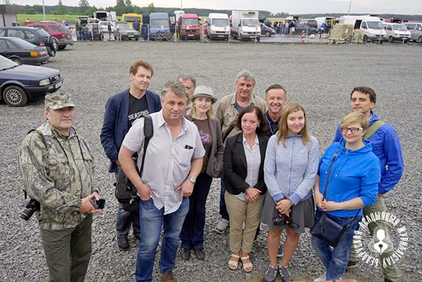 BAJ-JAM: Як журналісты збіралі і прадавалі клубніцы