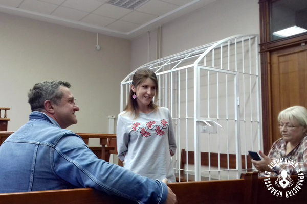 Алесь Сіліч і Марыя Арцыбашава чакаюць рашэння суда