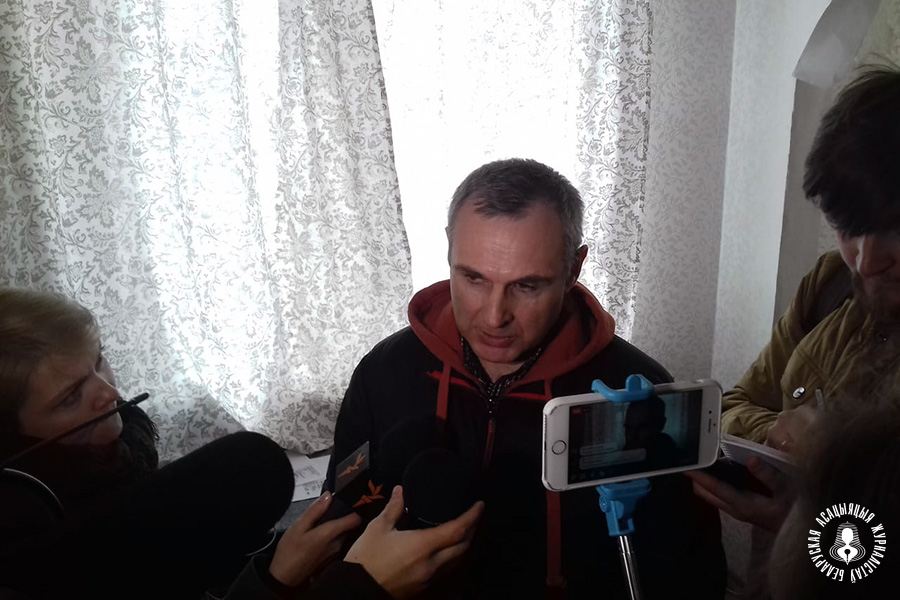 Мікола Дзябёла распавядае, як адбываўся вобшук у офісе "Белсата"