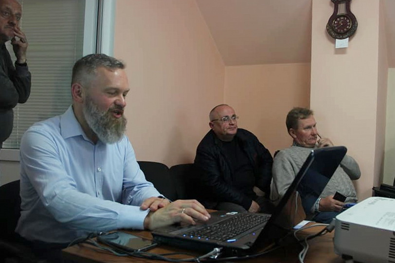 Cтваральнік і кіраўнік фонду беларускай інтэрнэт-бібліятэкі Kamunikat.org Яраслаў Іванюк стваральнік і кіраўнік фонду беларускай інтэрнэт-бібліятэкі Kamunikat.org Яраслаў Іванюк