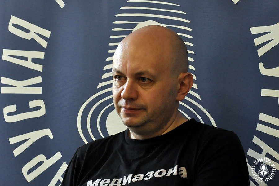 Редактор российского интернет-издания «Медиазона» Сергей Смирнов во время открытой встречи в офисе ОО «БАЖ». Архивное фото