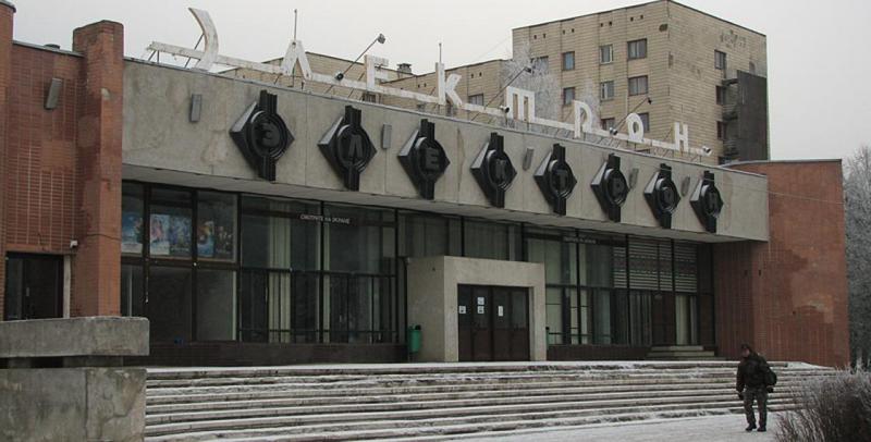 Бывшее здание кинотеатра "Электрон" / darriuss.livejournal.com