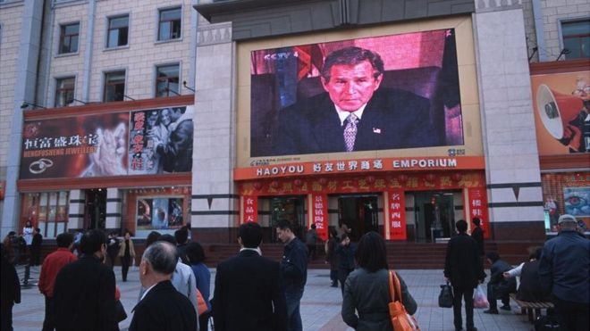 Getty Images. Воздействие новостей — это отчасти психологическая загадка, ведь большая их часть влияет на нас не впрямую