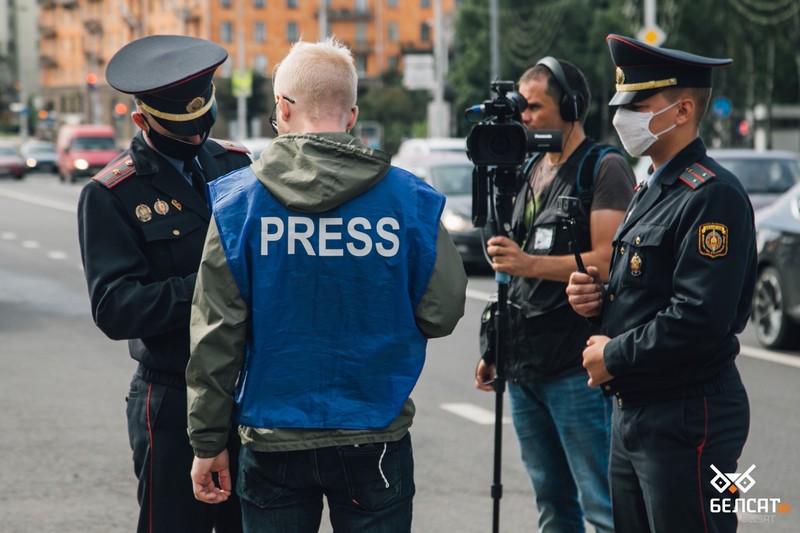 Здымак мае ілюстрацыйны характар. Журналісты падчас працы на пратэставай акцыі ля ЦУМу ў Менску. 1 верасня 2020 года. Фота: Белсат