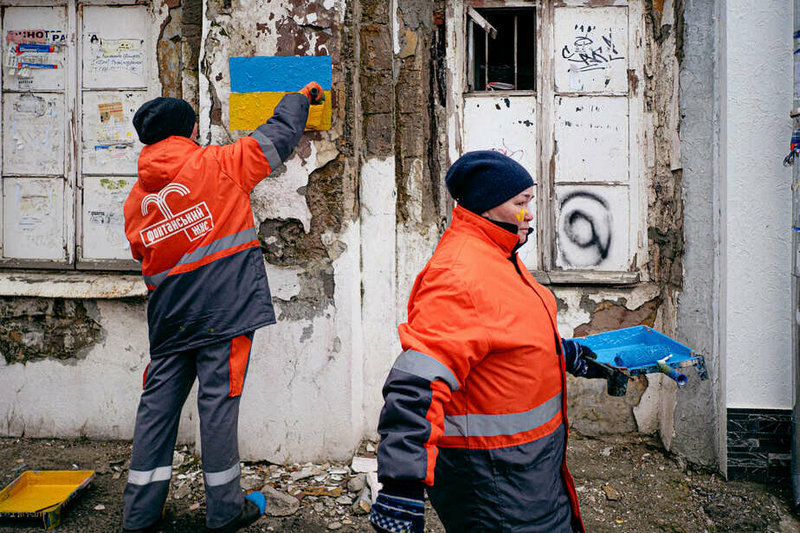 Калі ў Беларусі ЖЭС замалёўвае сцягі, то ва Украіне іх малюе