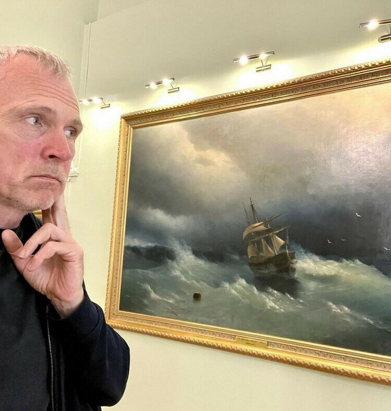 Каля карціны Айвазоўскага ў Пінску