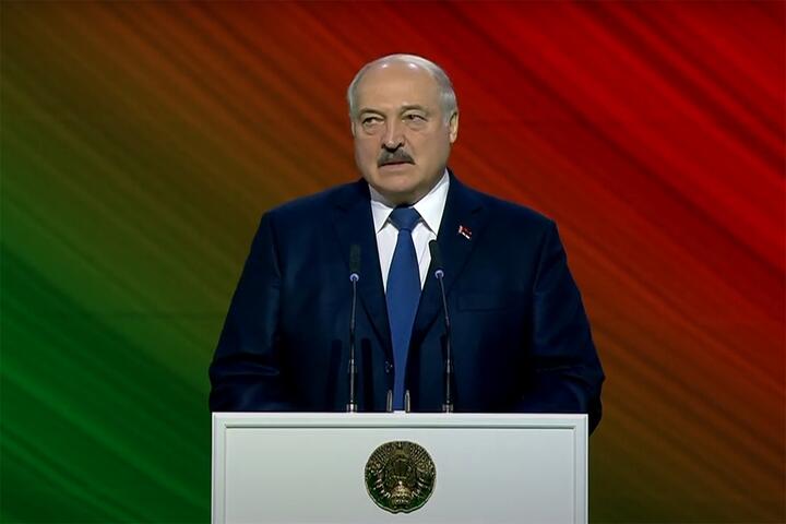Алеквсандр Лукашенко на концерте «Это НАША история» в «Минск-Арене». Фото: скриншот видео