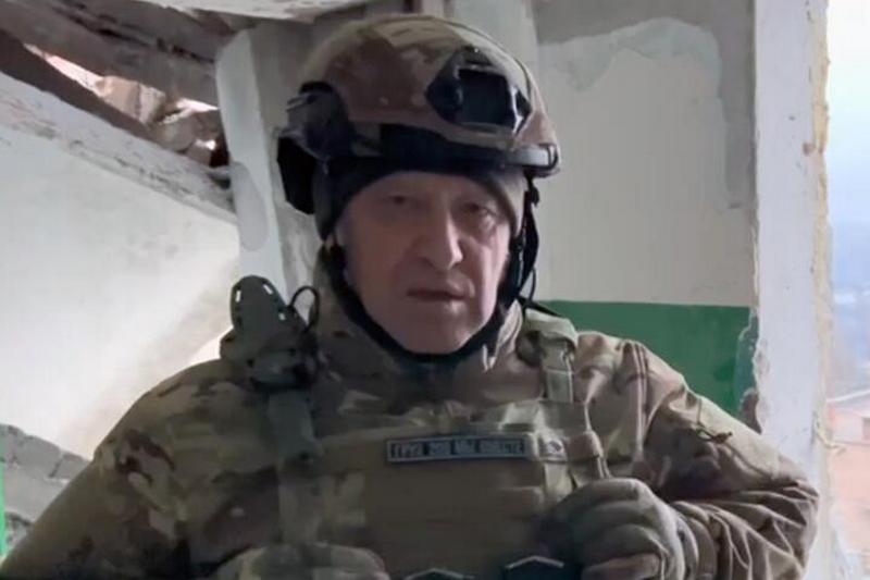 Глава «ЧВК ВАгнер» Евгений Пригожин на видео из Бахмута, Украина 11 марта 2023 года. Фото- скриншот видео телеграм-канала Евгения Пригожина