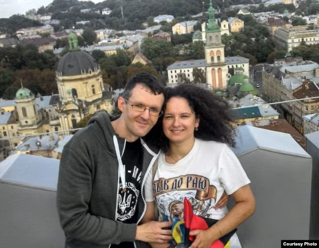 Дзяніс Івашын з жонкай Вольгай. Архіўнае фота