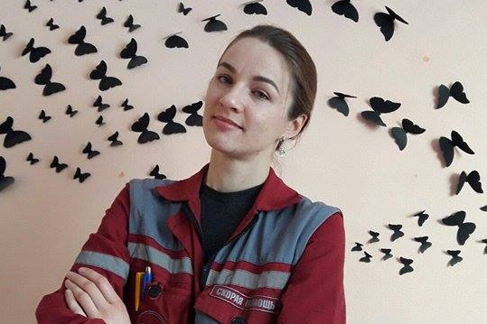 Фотография Ксении Лебедевой с вагнеровцами и Николаем Карпенковым. 2023 год. Фото: t.me/lebedeva_xeniya