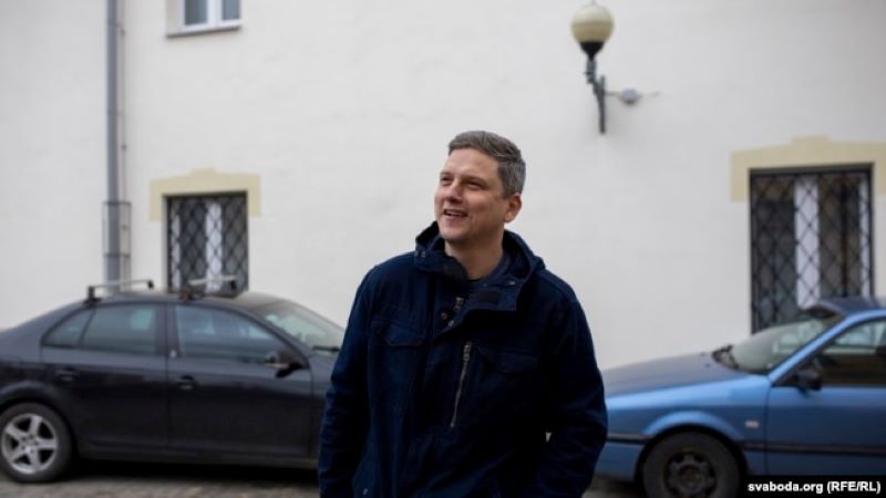 Павал Мажэйка пасьля выхаду з ізалятара. Горадня, 29 сакавіка 2021 году