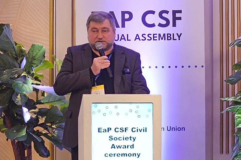 Андрэй Бастунец на ўзнагароджанні ў Бруселі