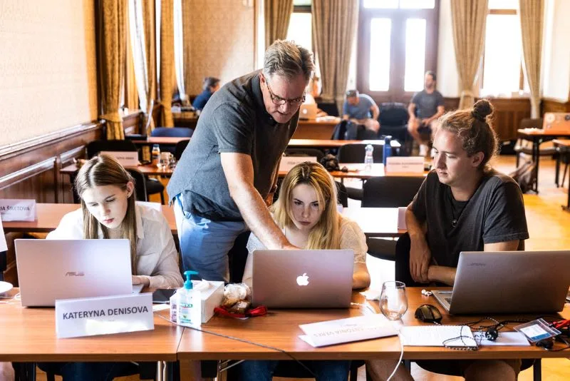 Стыпендыя ў школу-летнік Journey у Празе (дэдлайн — 6 красавіка)