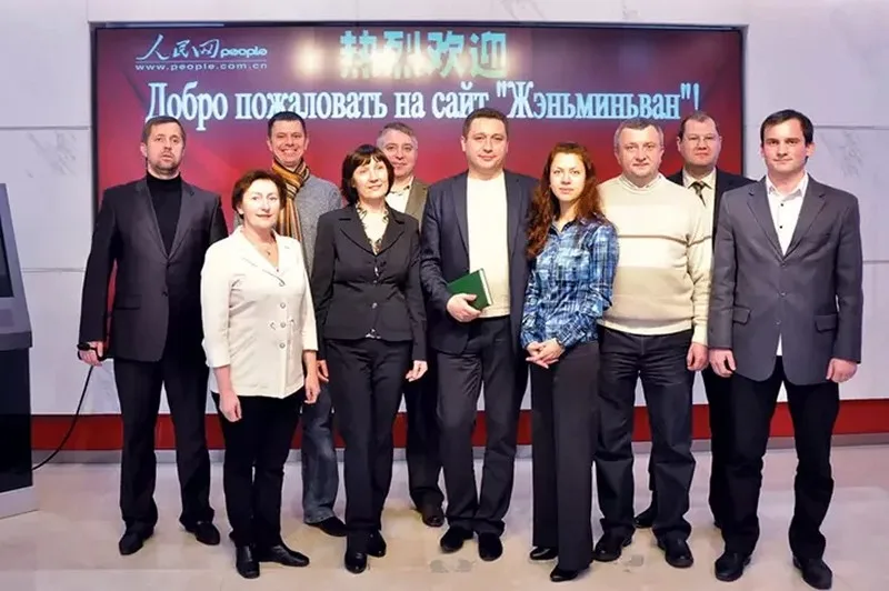 Марцінёнак у складзе дэлегацыі беларускіх медыйшчыкаў у Кітаі ў 2012 годзе