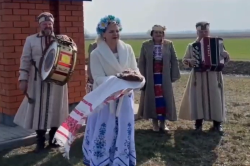 По Столинщине власти возят блогеров