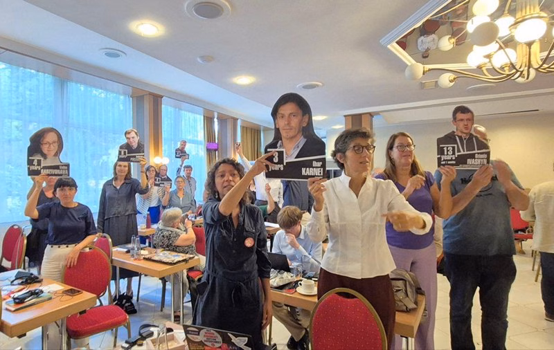 З'езд ЕФЖ акцыя салідарнасці з журналістамі-палітвязнямі