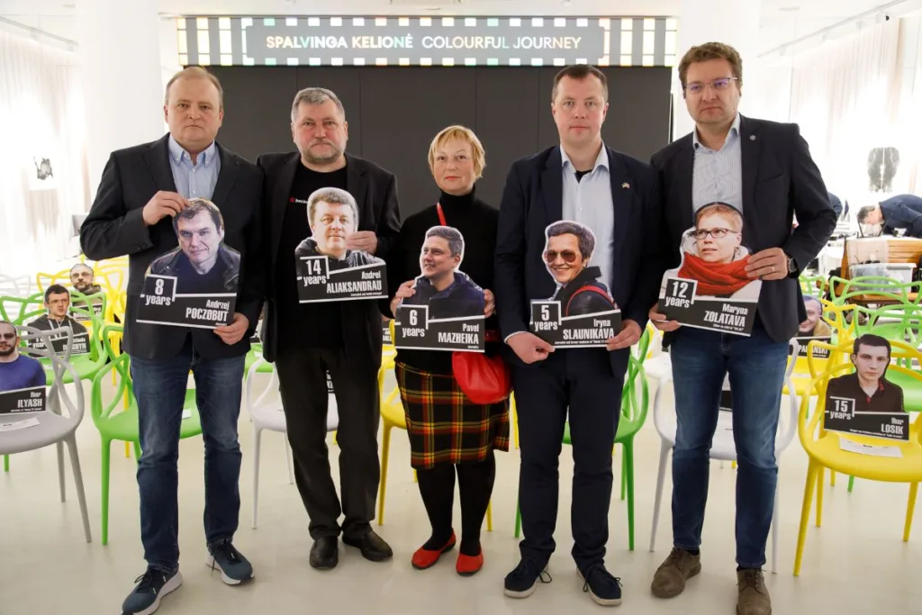 Акцыя салідарнасці са зняволенымі беларускімі журналістамі. Вільня, 2 траўня 2025 года. Фота: БАЖ