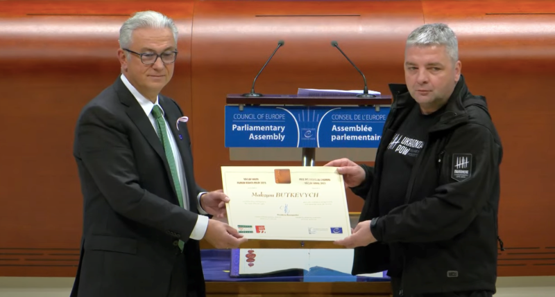 ПАСЕ вручила премию имени Вацлава Гавела украинскому журналисту Максиму Буткевичу